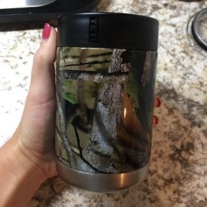 YETI Camo Wrapped Can Colster